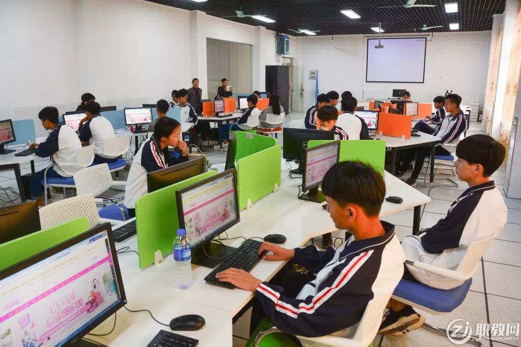 2022年武平職業(yè)中專學(xué)校計(jì)算機(jī)網(wǎng)絡(luò)技術(shù)服務(wù)專業(yè)招生計(jì)劃與專業(yè)優(yōu)勢解析
